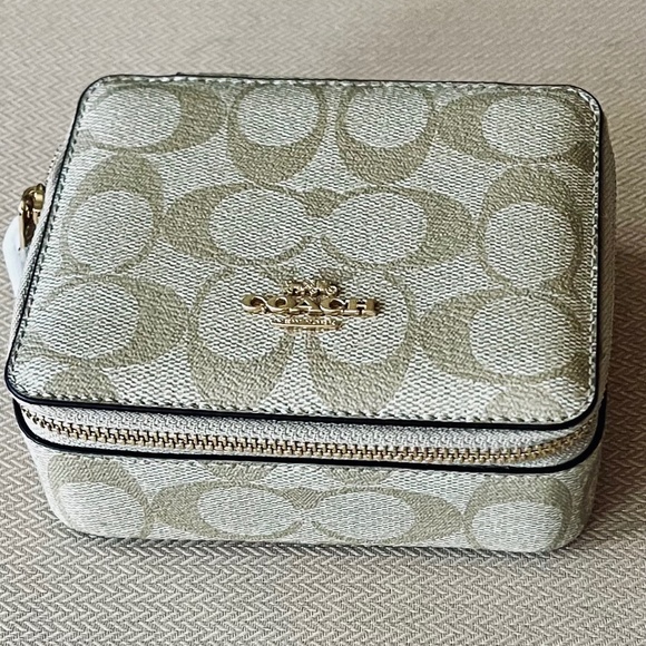Coach Jewelry - Coach Jewelry Case